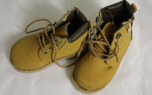 Size 6 Ackermans boots
