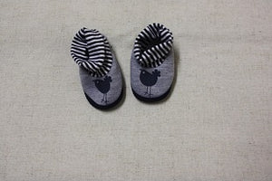 Newborn shoe socks